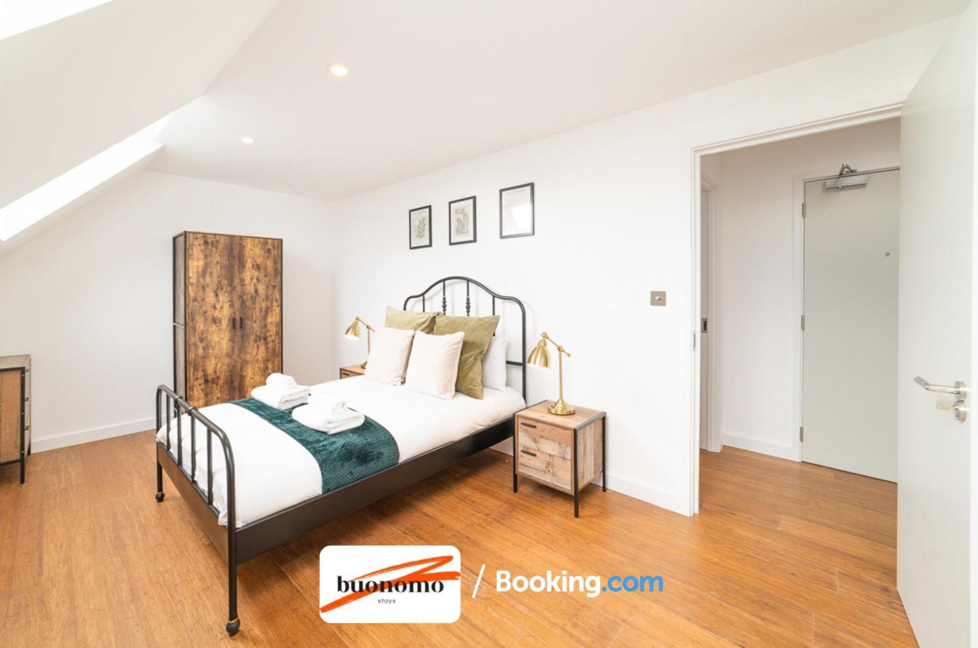 Two Bedroom Apartment At Buonomo Stays Short Lets & Serviced Accommodation London Exterior photo