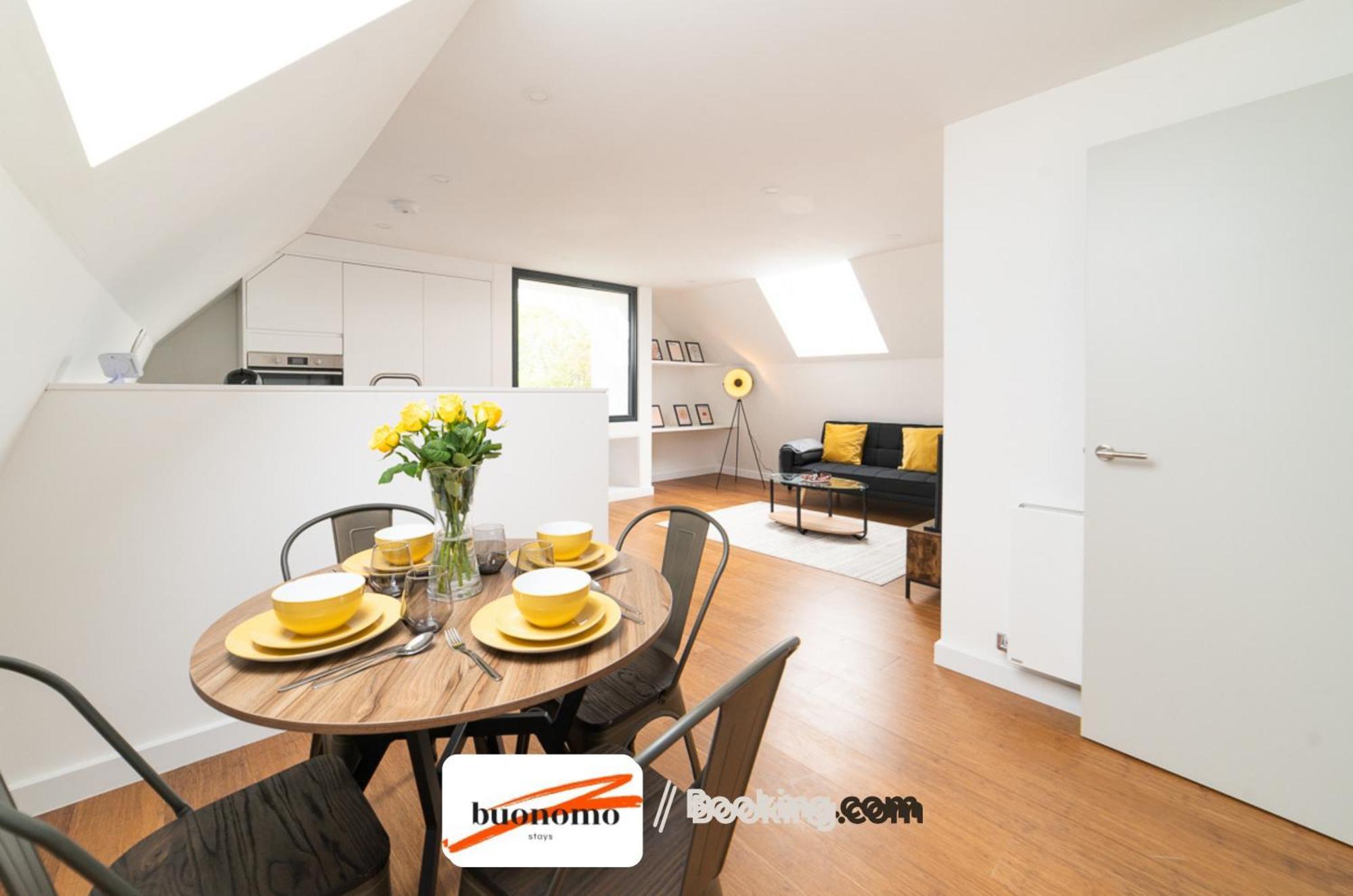 Two Bedroom Apartment At Buonomo Stays Short Lets & Serviced Accommodation London Exterior photo