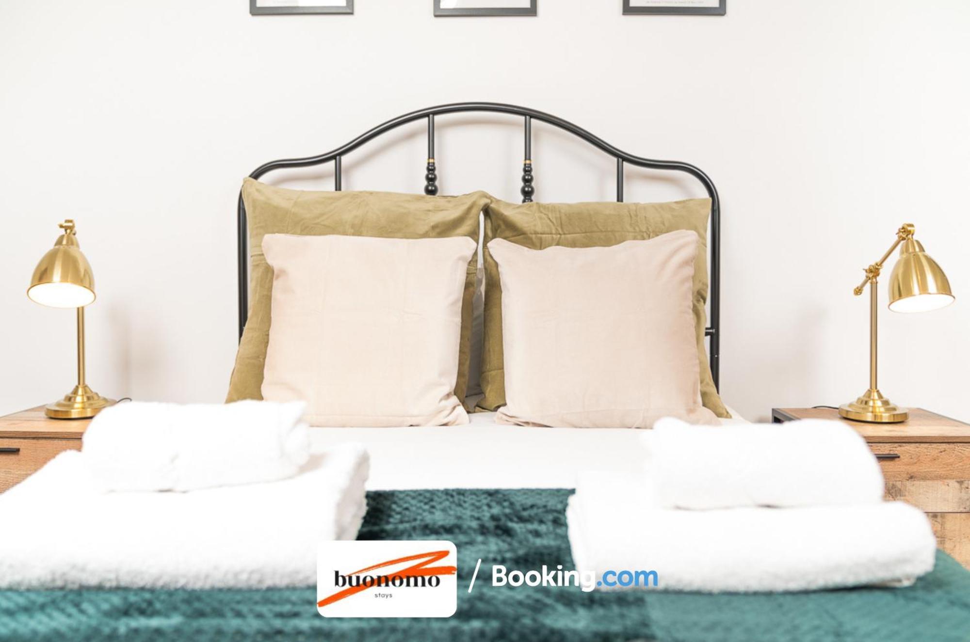Two Bedroom Apartment At Buonomo Stays Short Lets & Serviced Accommodation London Exterior photo