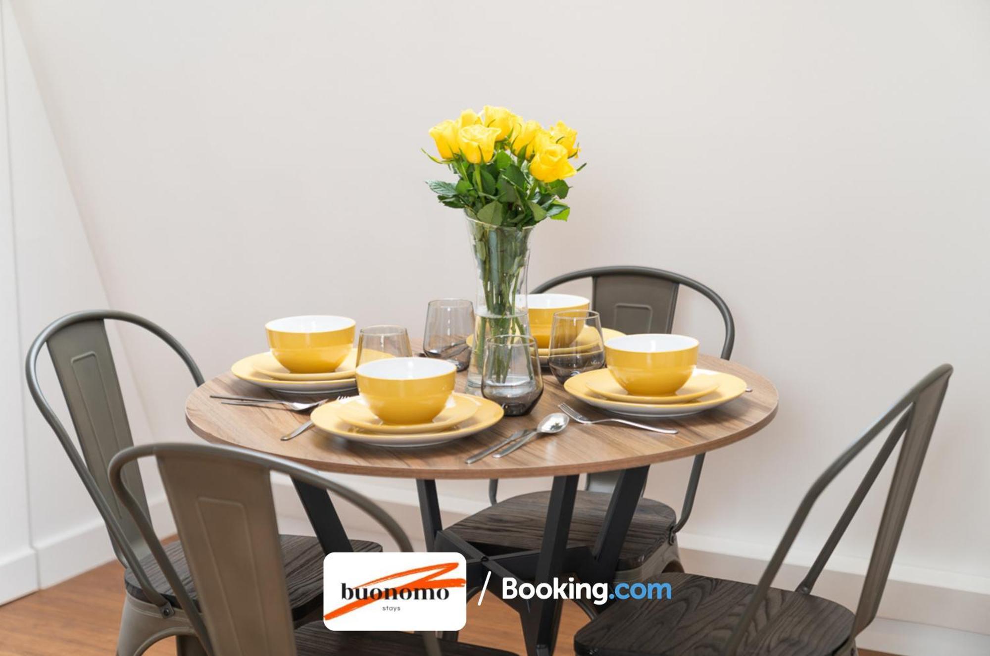 Two Bedroom Apartment At Buonomo Stays Short Lets & Serviced Accommodation London Exterior photo