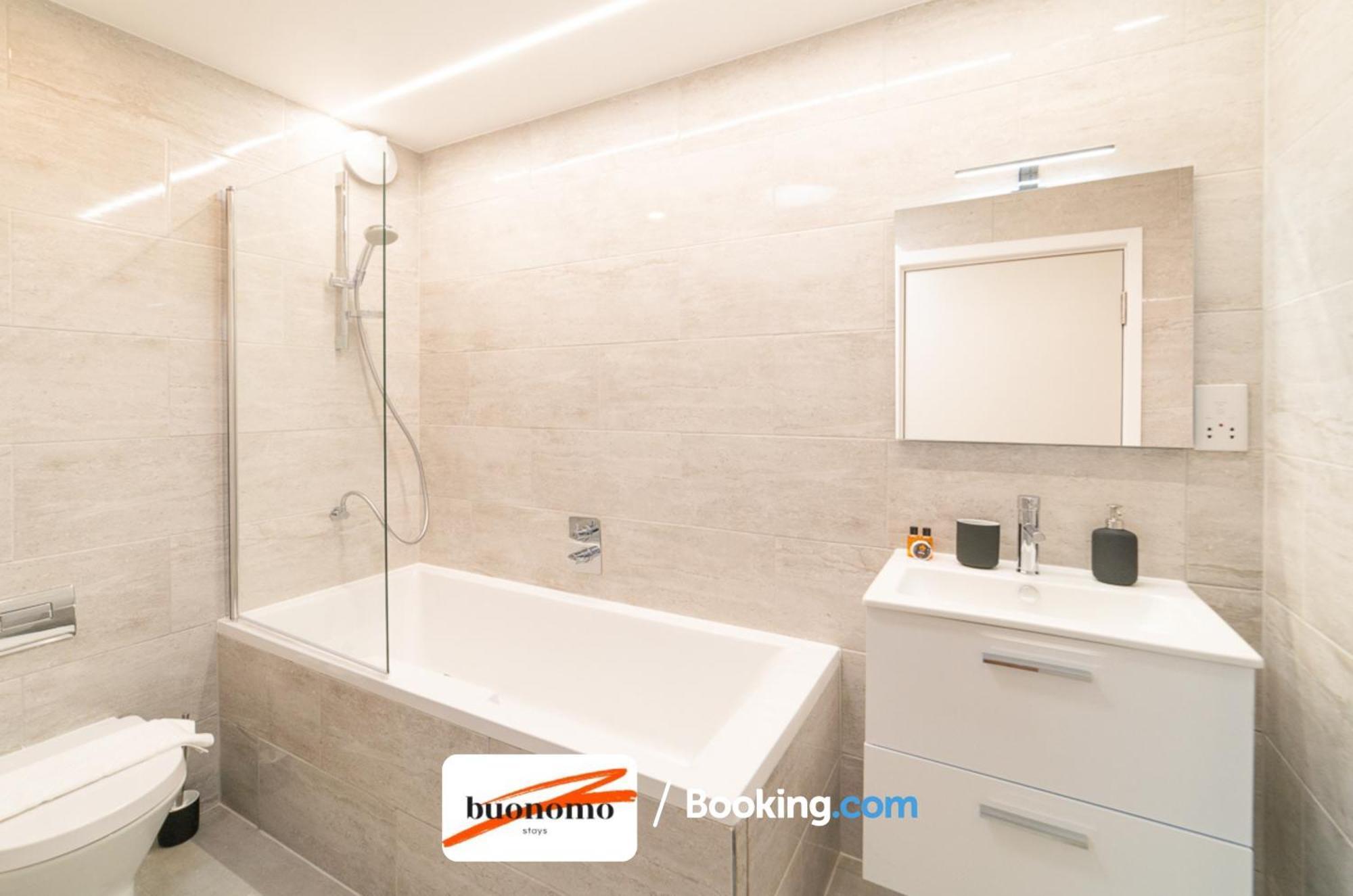 Two Bedroom Apartment At Buonomo Stays Short Lets & Serviced Accommodation London Exterior photo