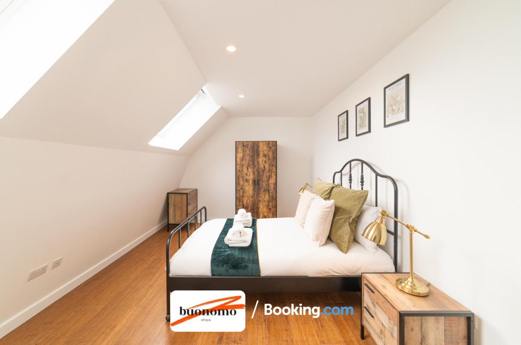 Two Bedroom Apartment At Buonomo Stays Short Lets & Serviced Accommodation London Exterior photo
