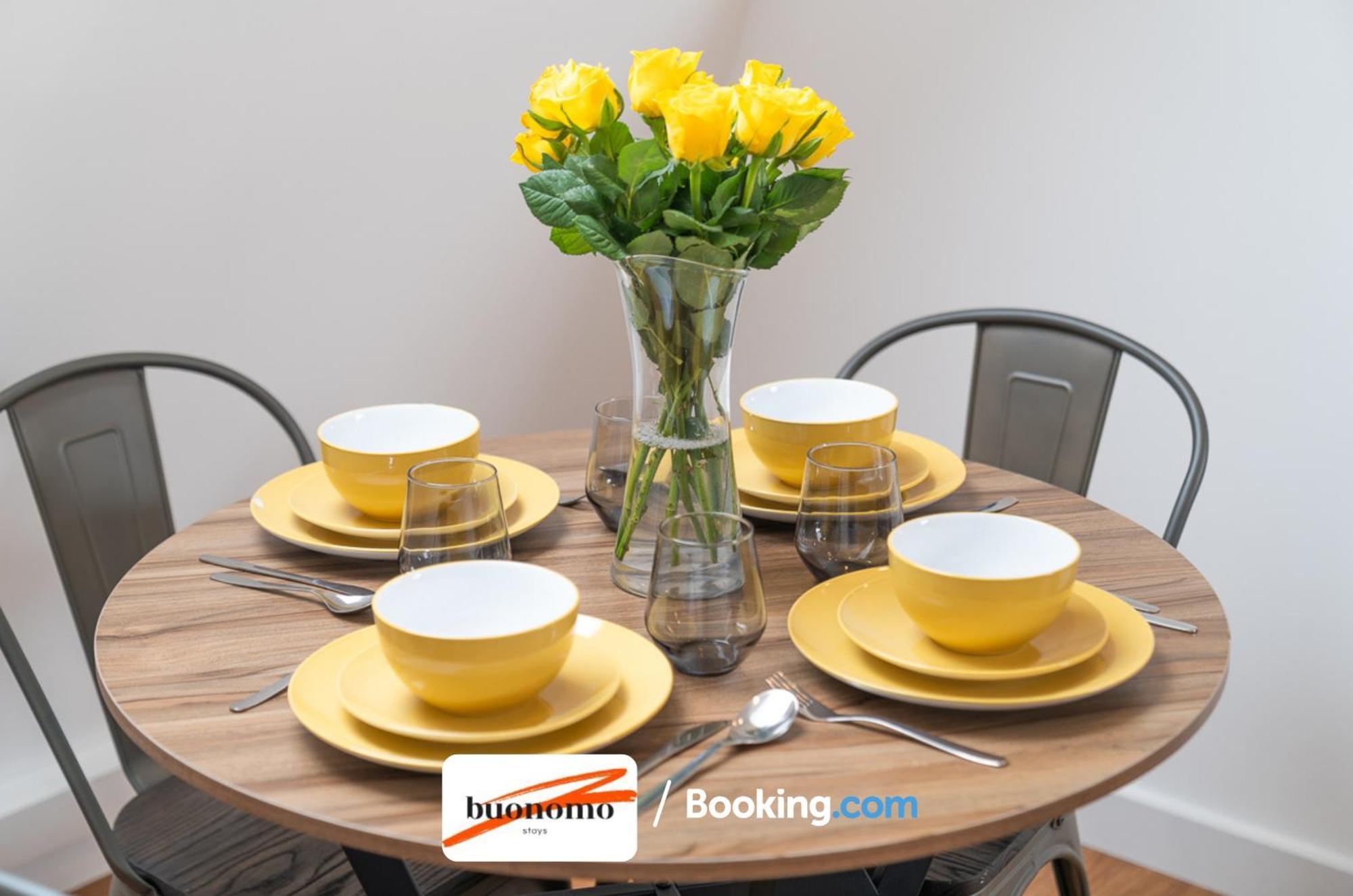 Two Bedroom Apartment At Buonomo Stays Short Lets & Serviced Accommodation London Exterior photo